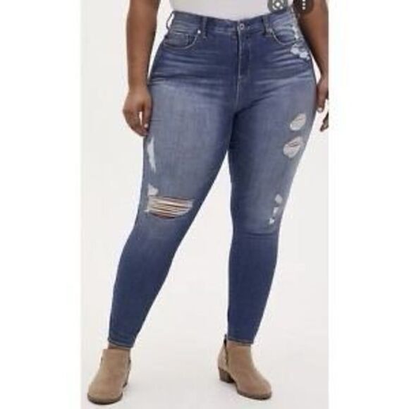 Torrid sky high skinny distressed blue jeans sz 24T - Picture 1 of 8